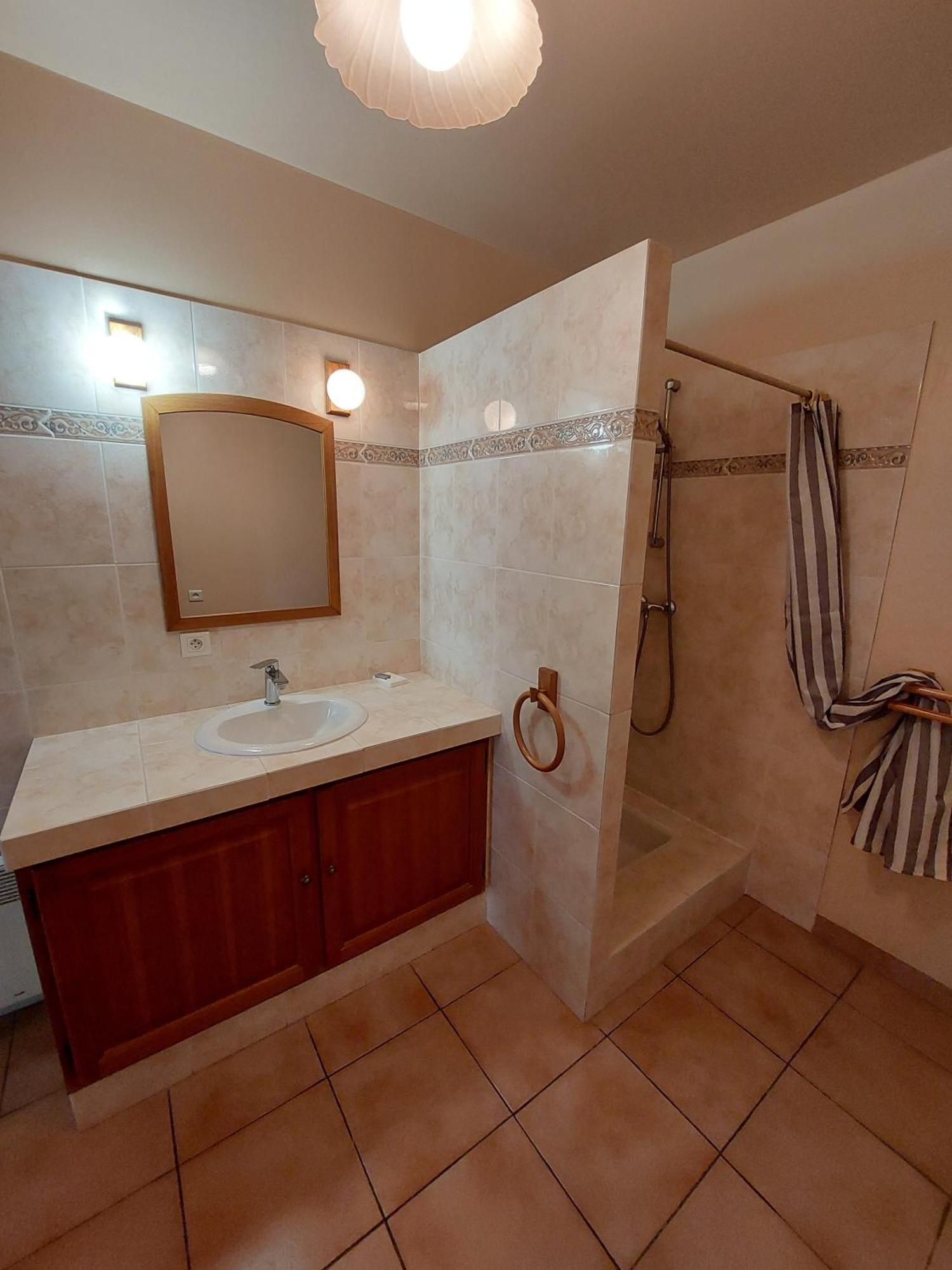 Mas Fontclaire - Sommieres Apartment Екстериор снимка
